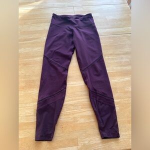 Old Navy Active Purple Leggings with Mesh Size XS.